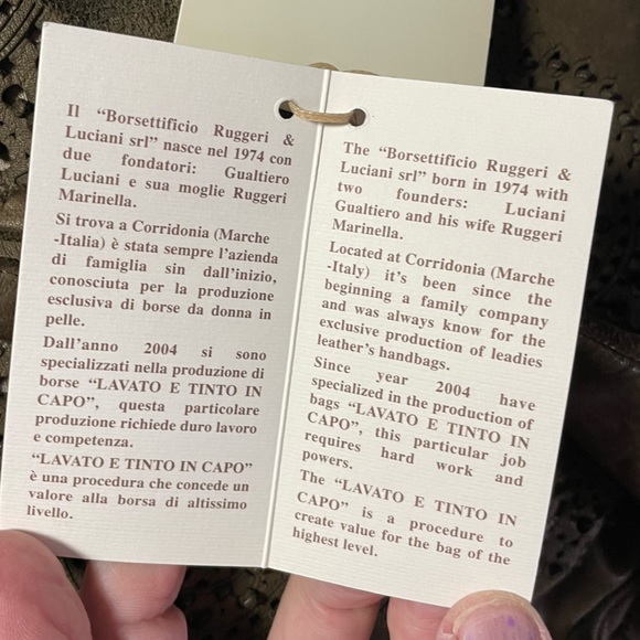 NWT ERRELLEVENTIDU HANDBAG. Made in Italy. Soft Leather. - Picture 9 of 12